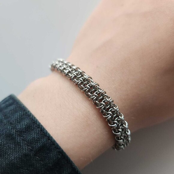 Classic everyday silver mini gridlock byzantine chain weave bracelet - Picture 5 of 13